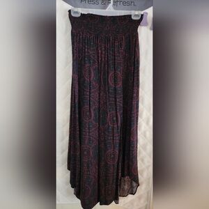 American Eagle Outfitters Black and Burgundy Skirt
